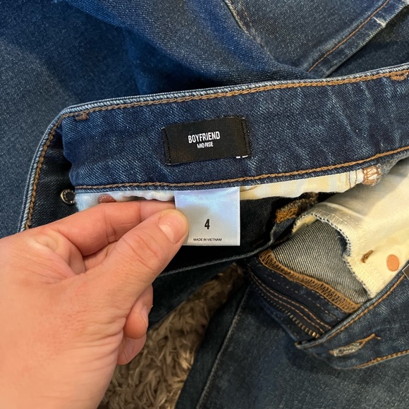Express NWT Mid-Rise Boyfriend jeans sz 4 - Picture 5 of 5